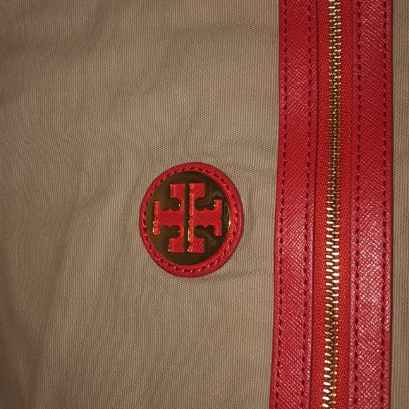 Tory Burch Beach Bag in GREAT CONDITION - Picture 2 of 2